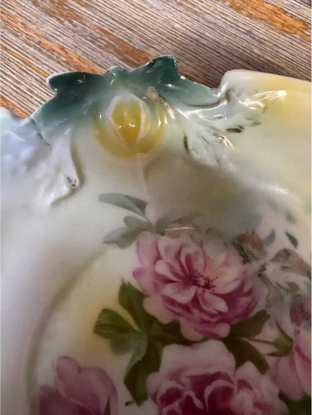 Antique Gilded Age hand painted berry bowl by RS Prussia 1880,s
